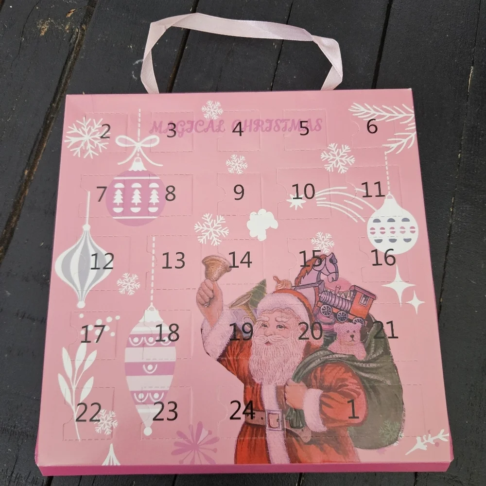 Girls Advent Calendar Charm Bracelet 24 Days Christmas Holiday NWT Countdown